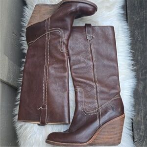 FRYE- CAROLINE CAMPUS Cognac Leather Wedge Boots